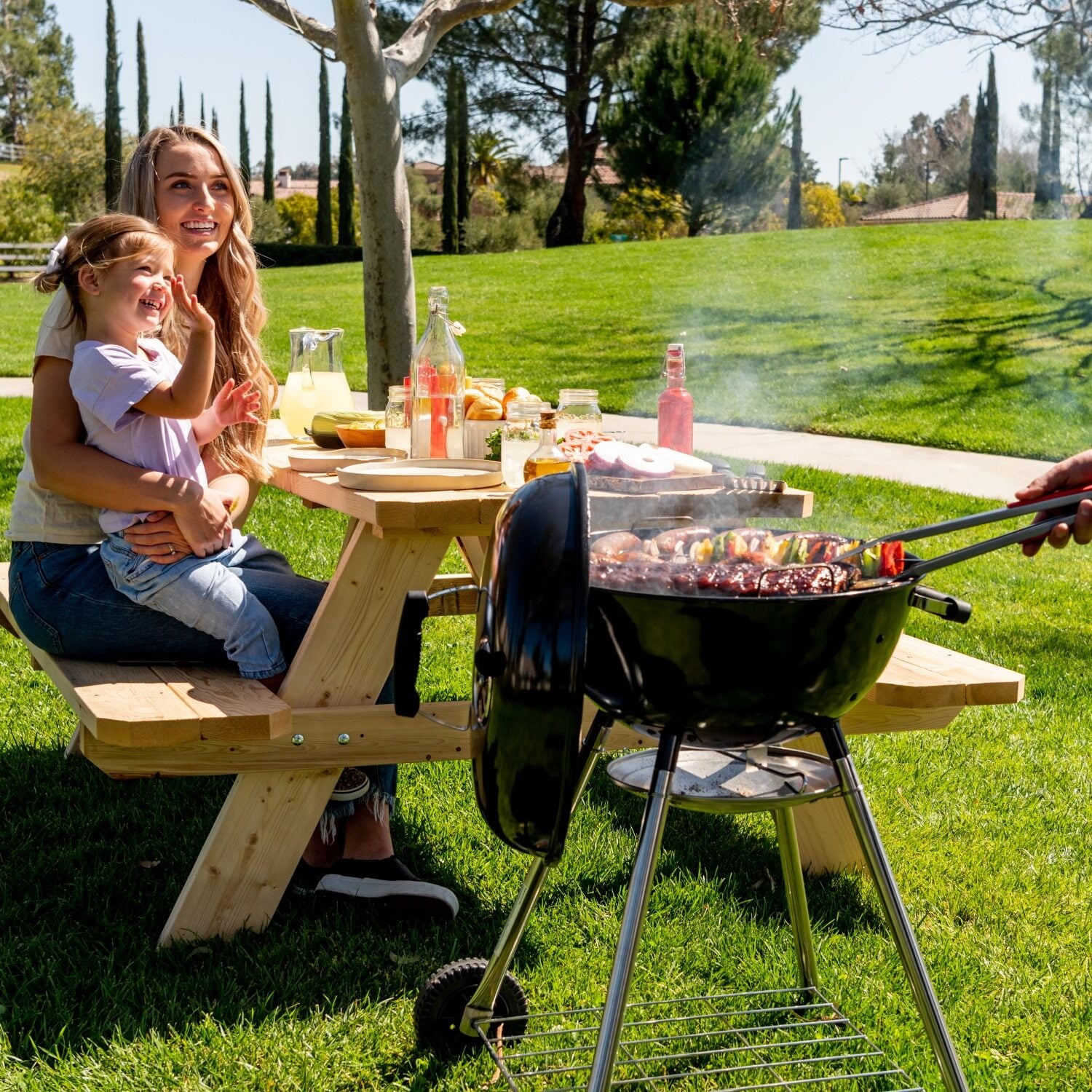 Megamaster – 22 Deluxe Charcoal Barbecue Grill with Adjustable Air Vent, Built-In Temperature Gauge, 368 SQ. In Cooking Area, Storage Rack, Portable Grill for Camping, Picnics, and More - 810-23003